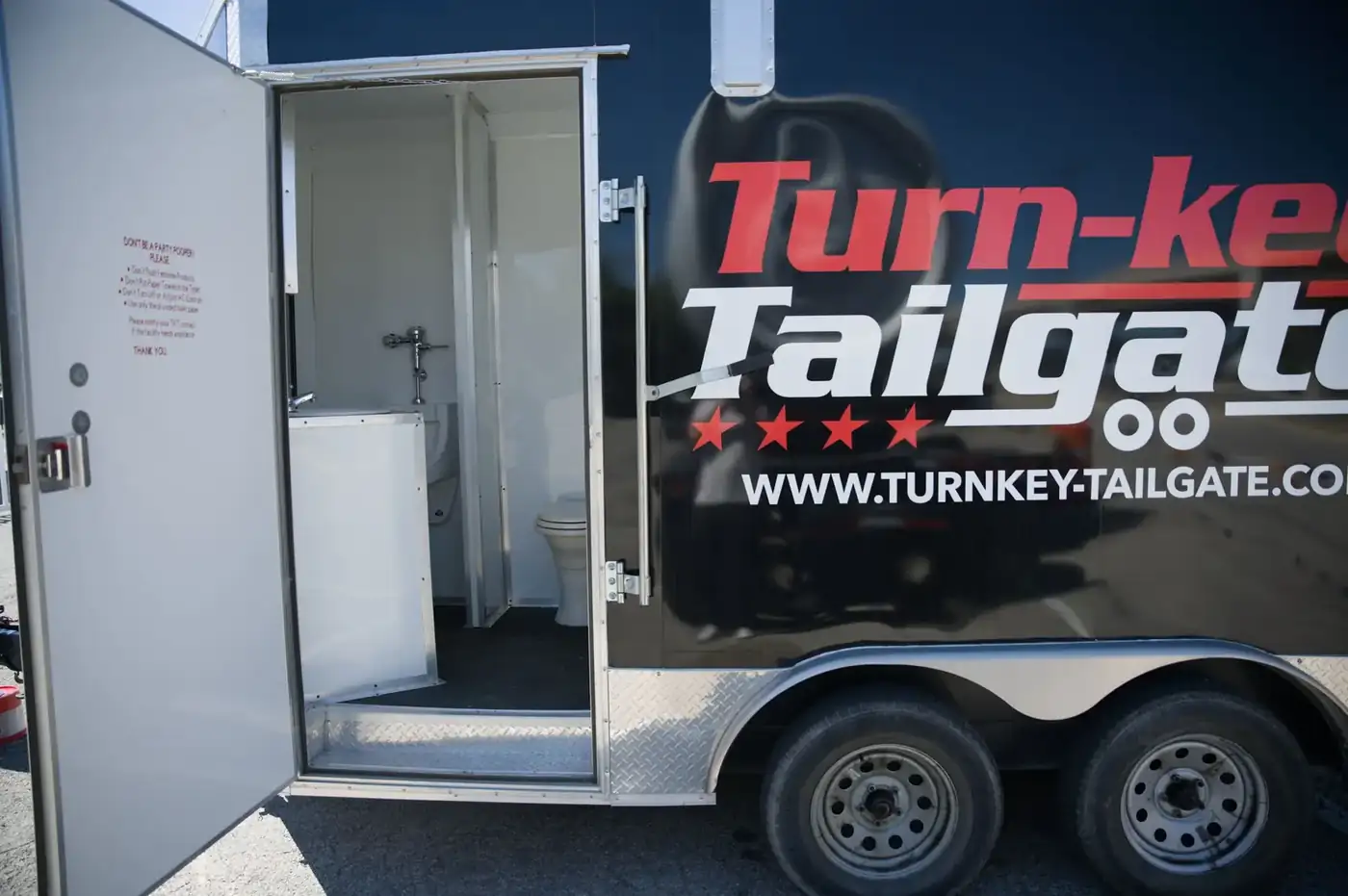 AC restroom trailer